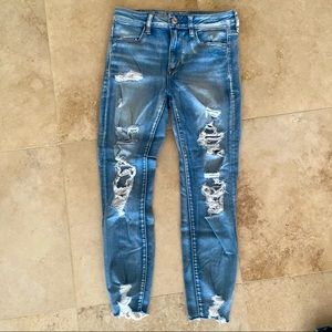 American Eagle distressed high rise jegging